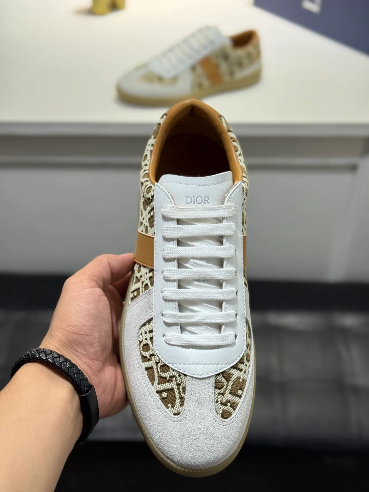Men's Men's Shoes💰380【New Style】🎠🎠Dior🔍Top Purchasing Agency🇮🇹Di's hot style super popular sneakers are synchronized with the new product counters. The uppers are original Italian imported cowhide, the logo graphics are perfectly reproduced with complex craftsmanship necessary for fashionistas, and the imported soft sheepskin lining is Sole: The original sole is specially provided by the original factory. The exclusive movable molded sole is super comfortable. The original factory follows the order. 🔍🔍Multiple colors are available. You can enter and exit the counter at will. Welcome to compare. A must-have for trendy men. Code number: 38-44 (45 customized